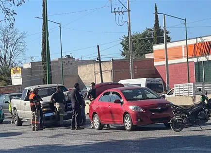 Chocan por alcance en carretera a Rioverde Chocan por alcance en carretera a Rioverde